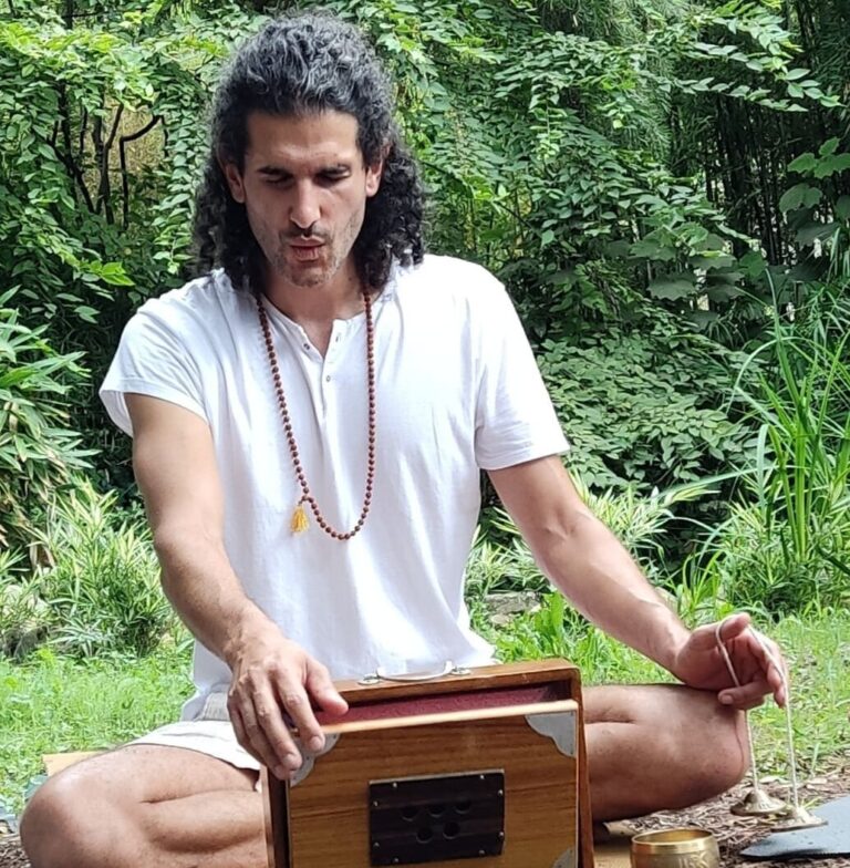 sound healing chanting in nature with the shruti box