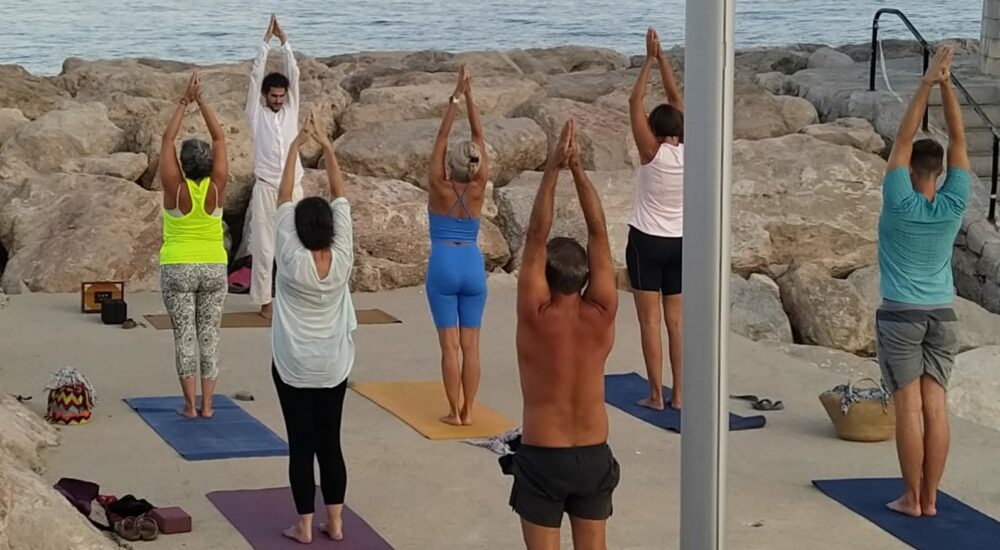 Yoga collective outdoor session menton alexandre najart Yoga collective outdoor session menton alexandre najart