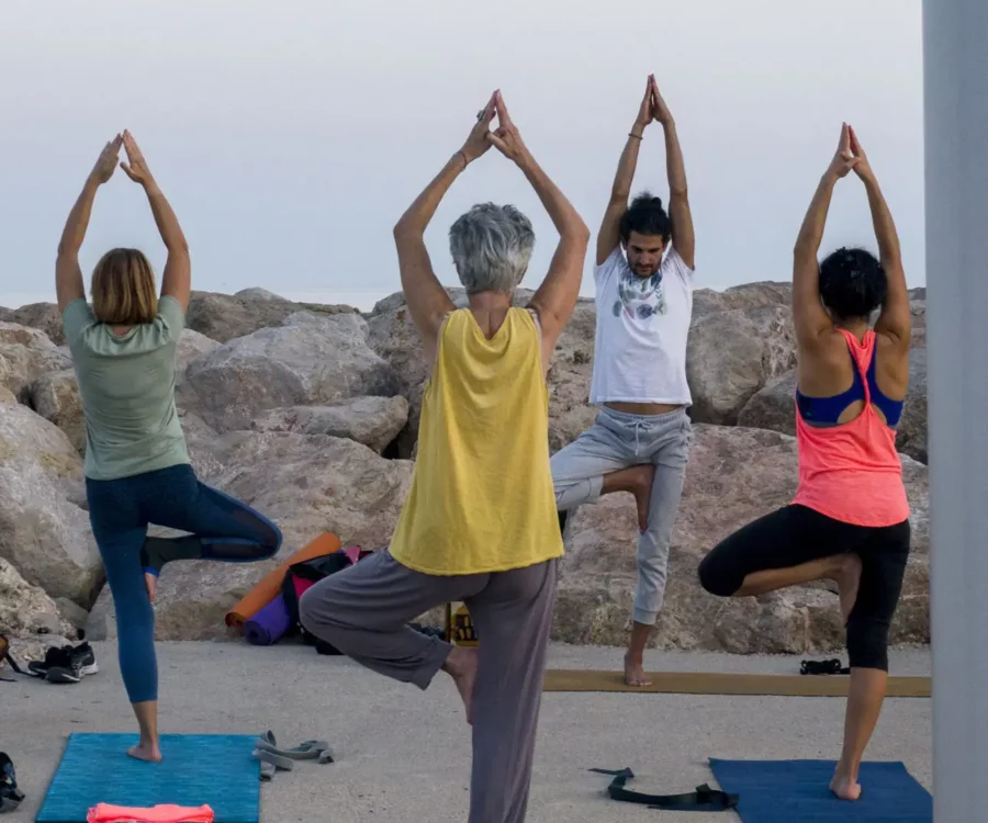 yoga4-out door yoga class-menton-padmaspace-alexander najart yoga en plein air